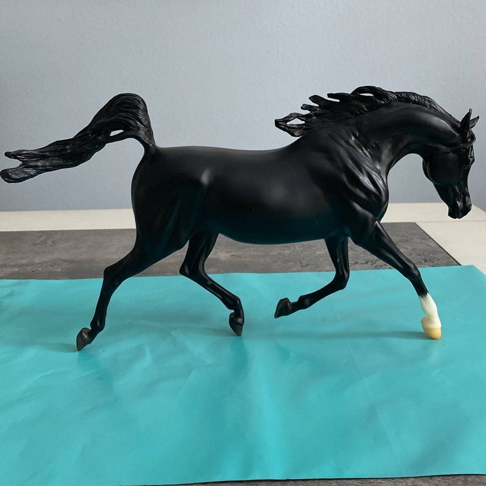 Breyer Retired Rhapsody in Black - Picture 4 of 14